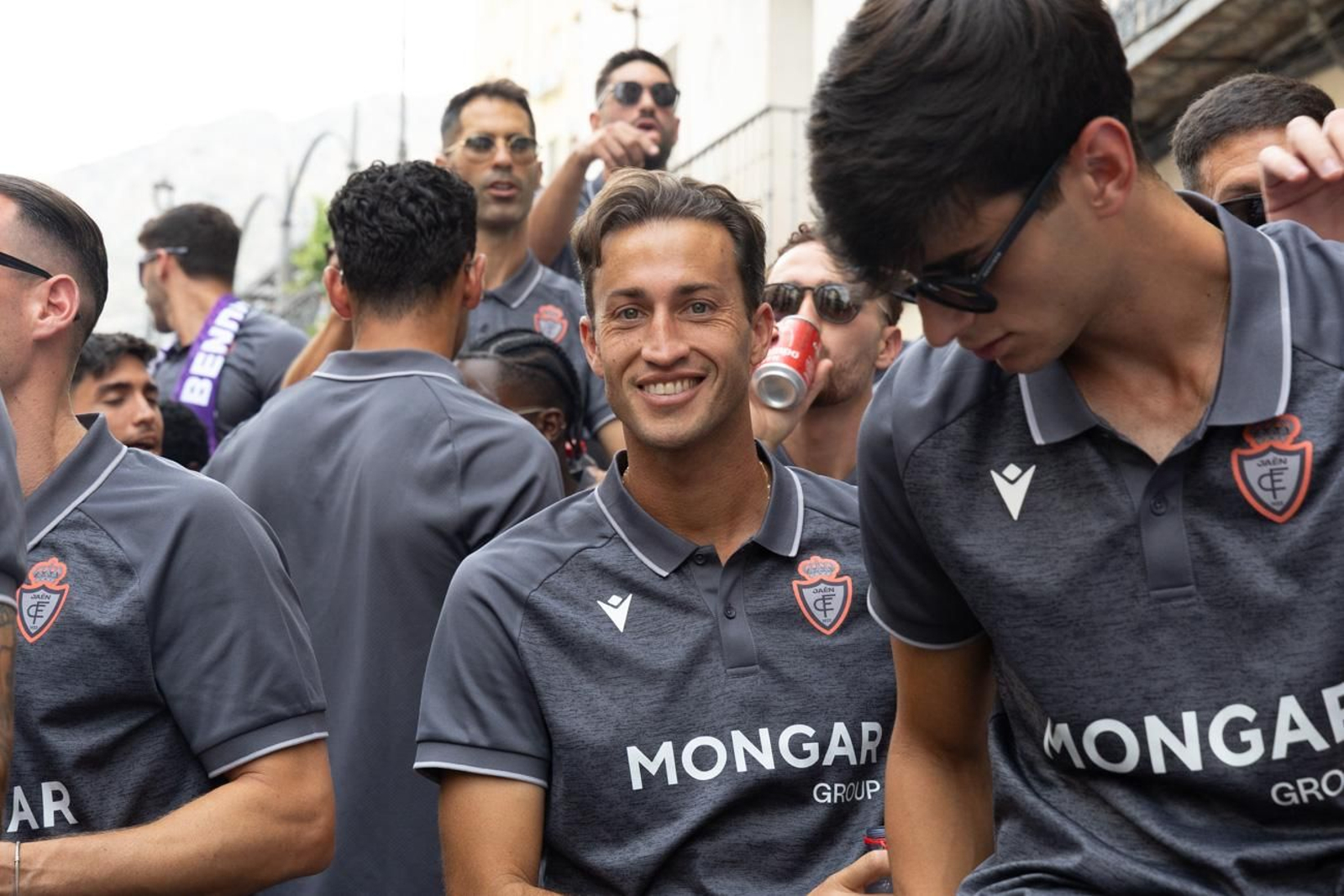 La fiesta por el ascenso del Real Jaén en La Plaza de Santa María y el Ayuntamiento