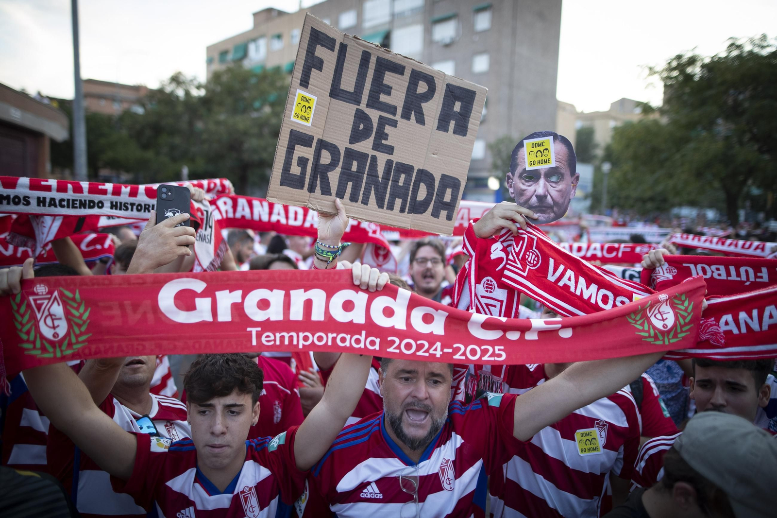 Las mejores imágenes de la manifestación en el Nuevo Los Cármenes