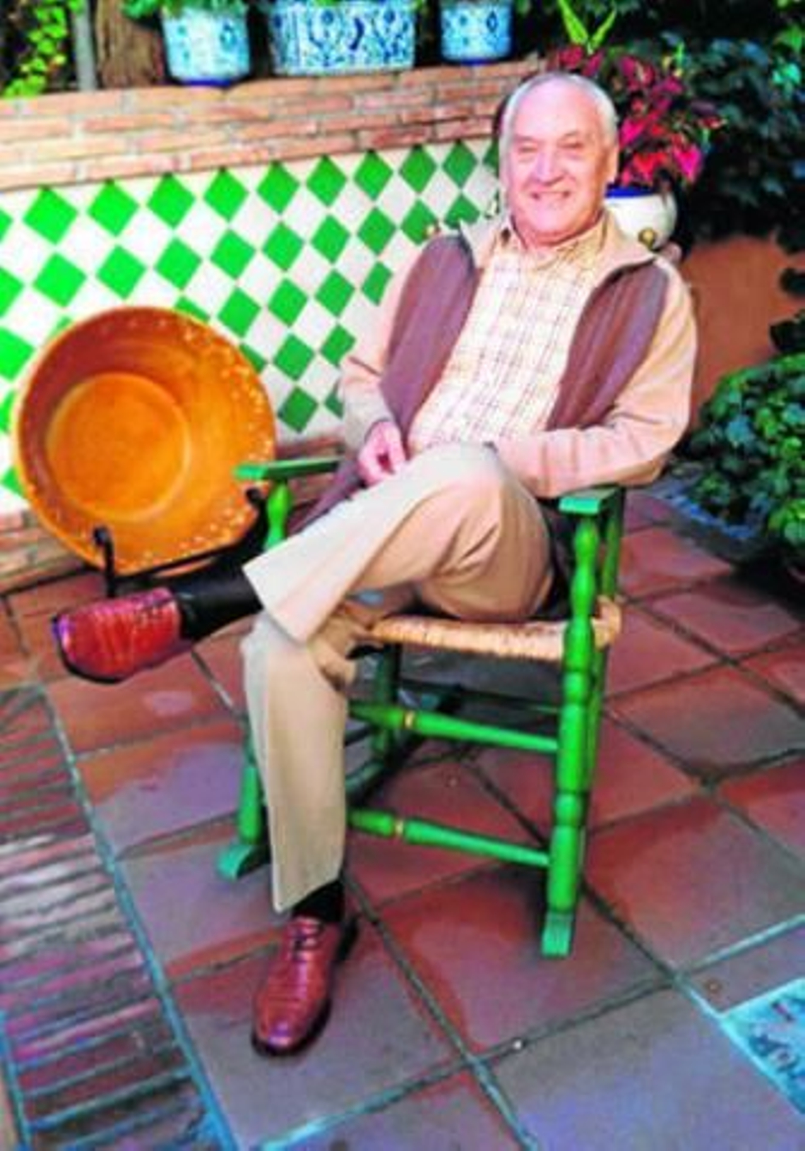 Manuel Barrios destaca su compromiso social como historiador.