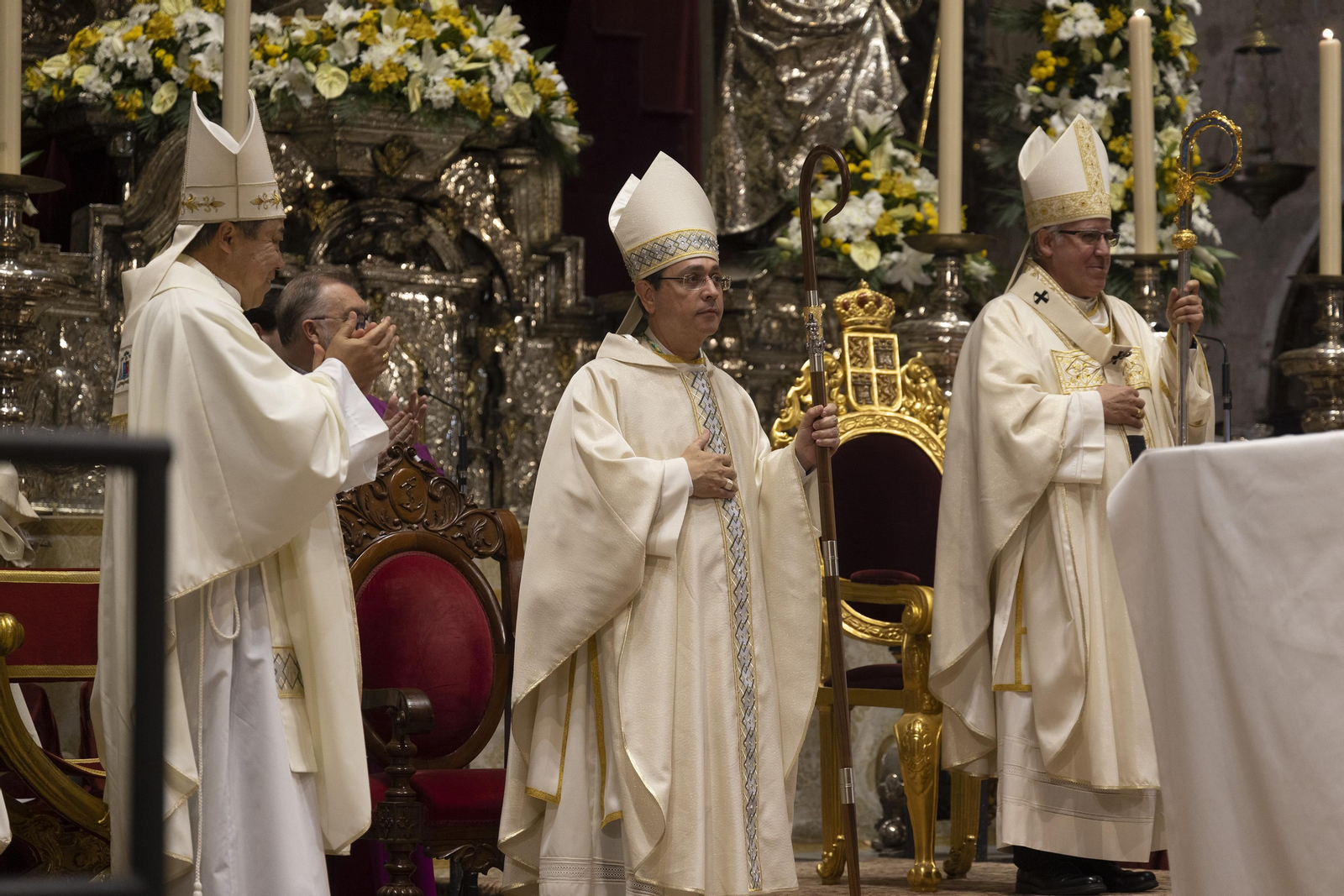 La ordenación episcopal de los dos nuevos obispos auxiliares de Sevilla, Teodoro León y Ramón Valdivia