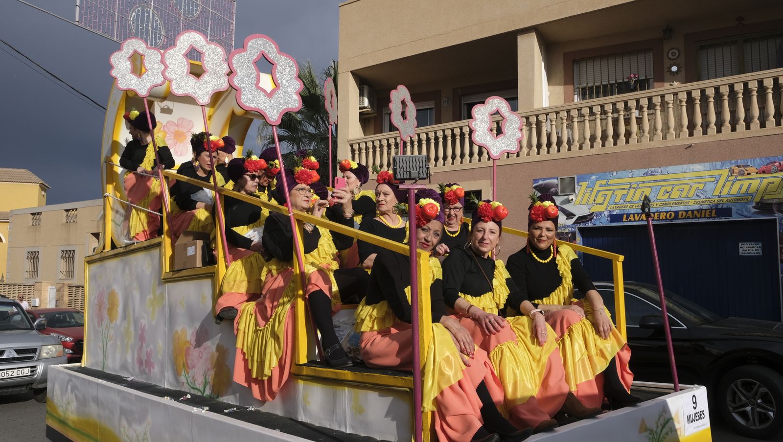 Carroza del desfile de Benahadux