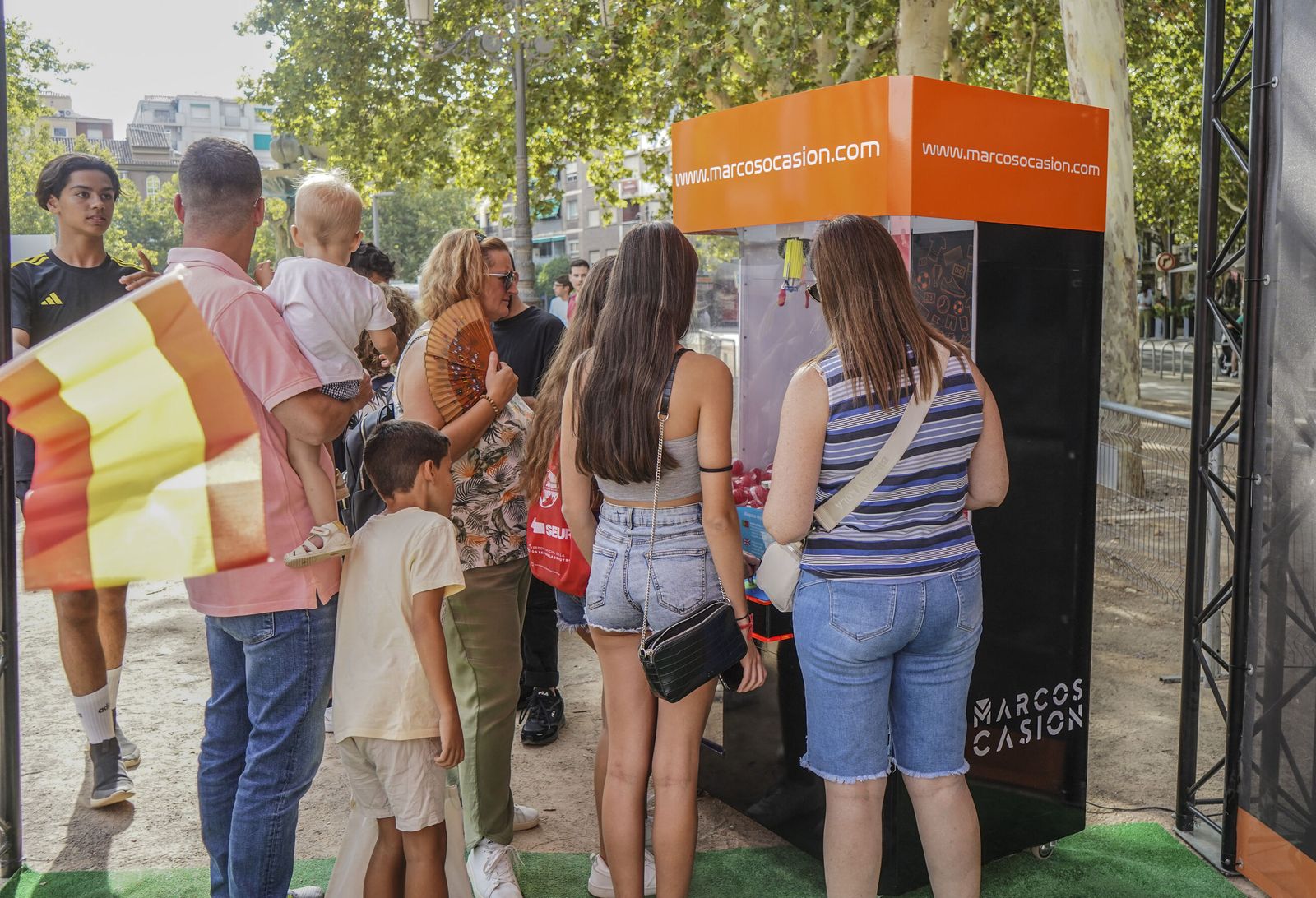 Granada disfruta con la Fan Zone de la Selección española