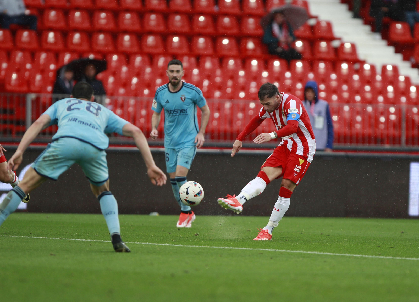 Las mejores imágenes del partido de fútbol U.D. Almería-C.A. Osasuna
