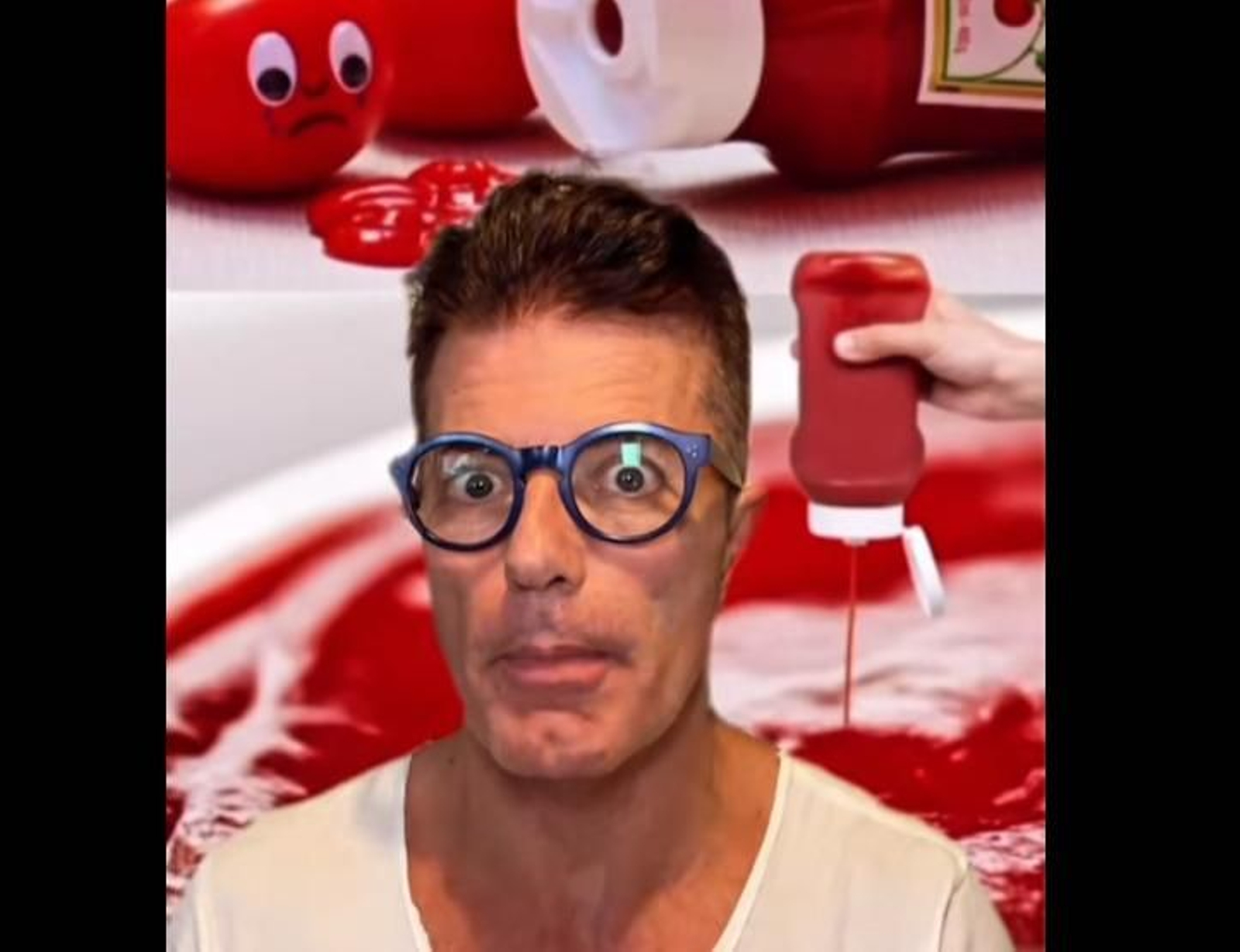 Manuel Viso en su vídeo explicando los valores nutricionales del kétchup