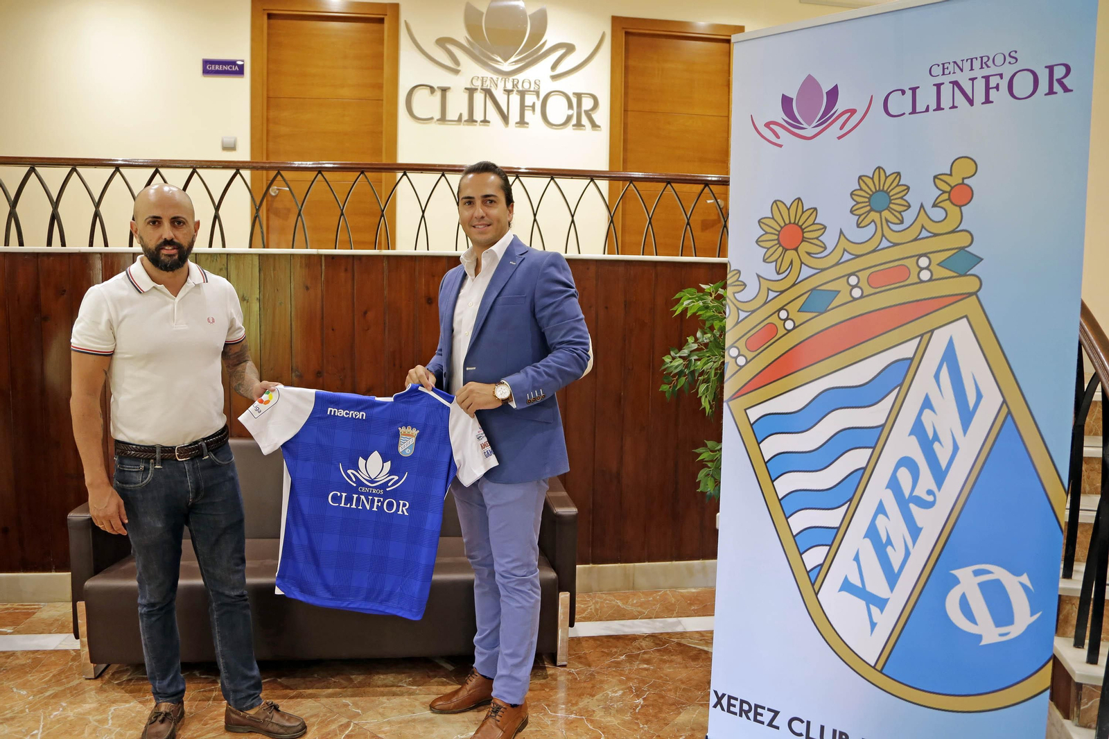 Renovado el acuerdo con Centros Clinfor, patrocinador principal del Xerez CD