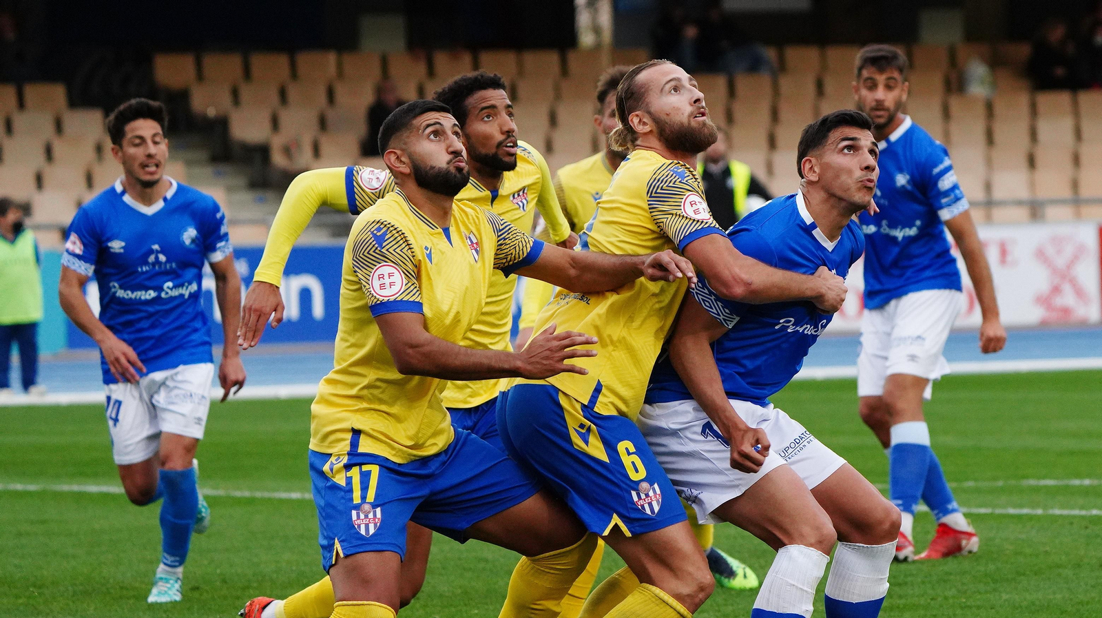 Imágenes del partido entre el Xerez DFC y el Vélez CF (0-0)