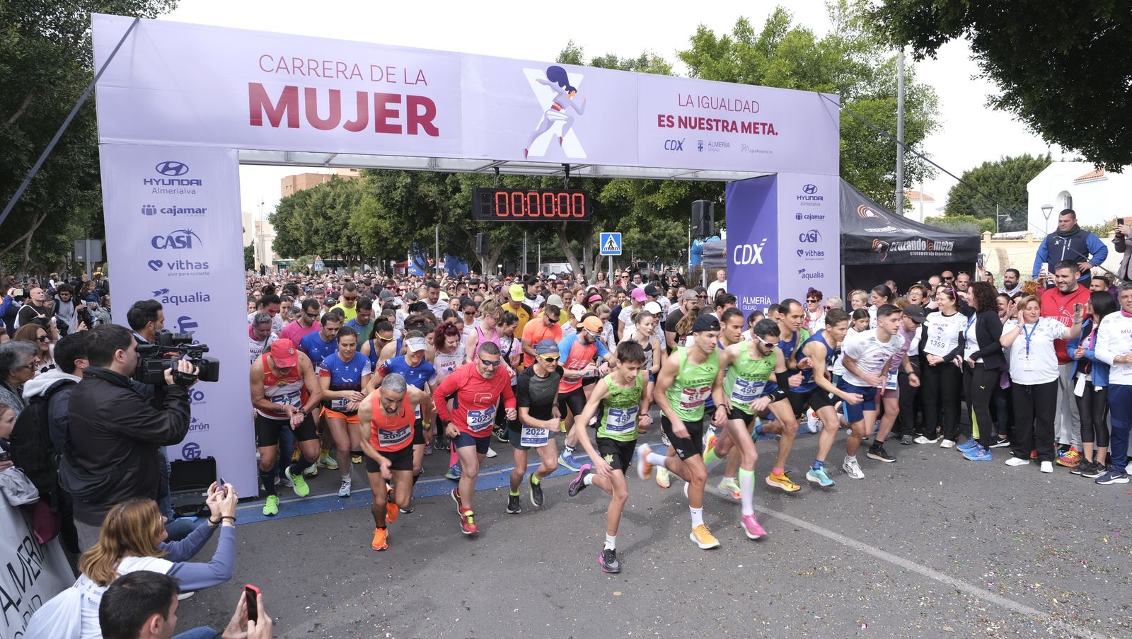 Imágenes de la Carrera de la Mujer 2023 en Almería