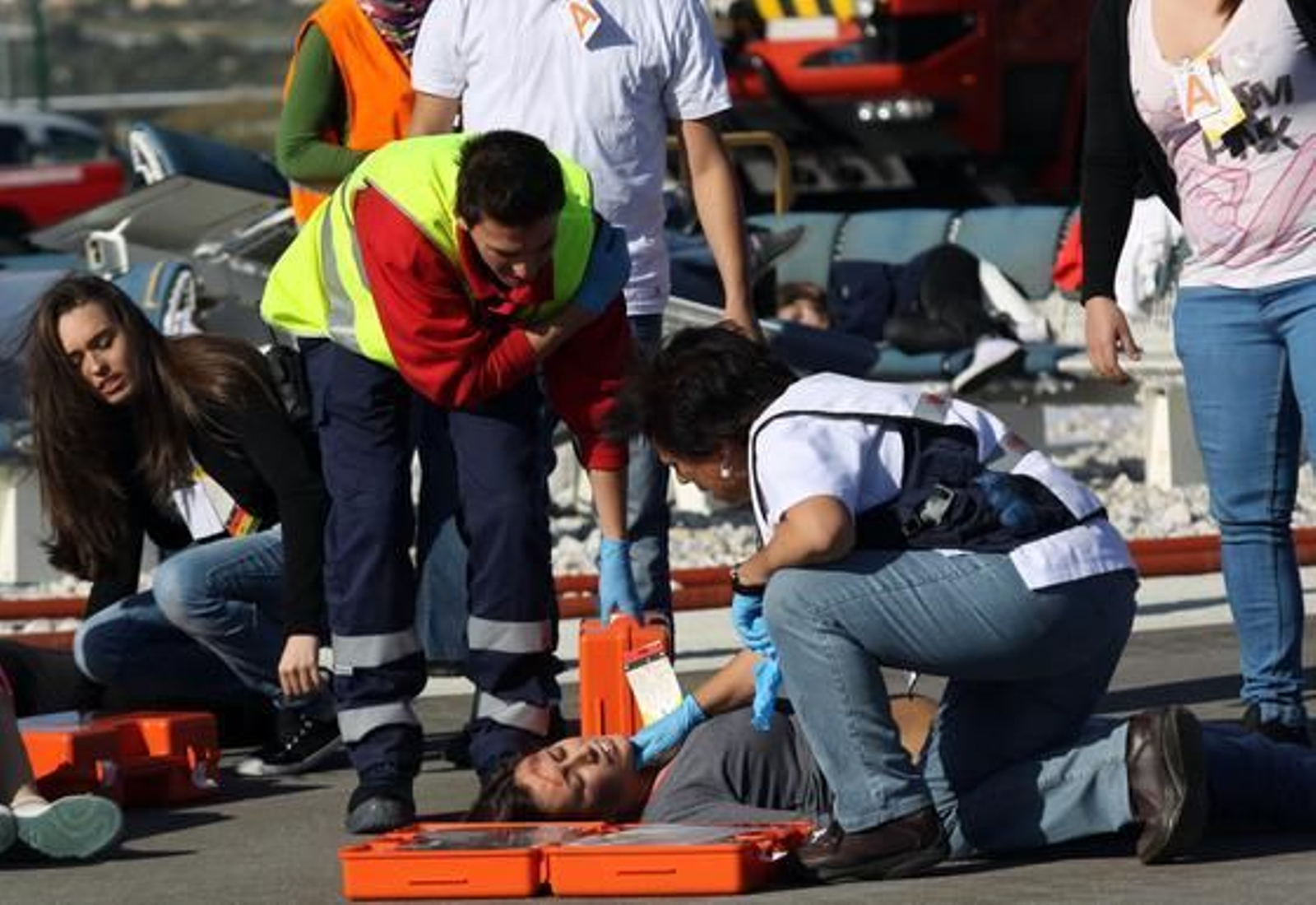 Simulacro de accidente en el aeropuerto de Málaga en el que participaron unas 200 personas 

Foto: Migue Fernández