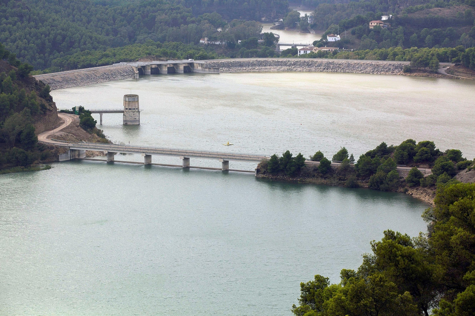 Pantanos del Guadalhorce y Guadalteba tras las fuertes lluvias de octubre Pantanos del Guadalhorce y Guadalteba tras las fuertes lluvias de octubre