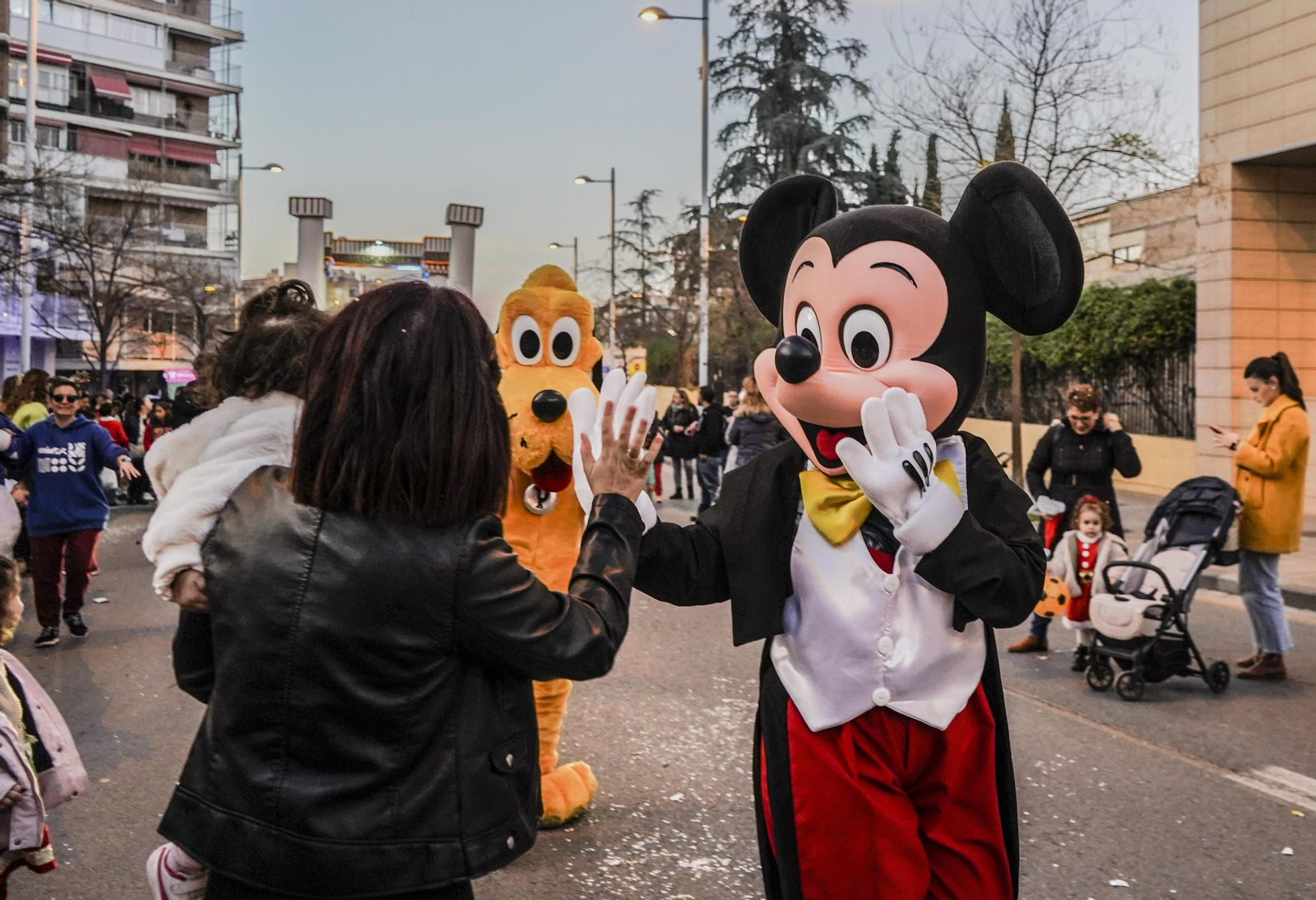 Así ha sido la cabalgata de Papá Noel en Granada