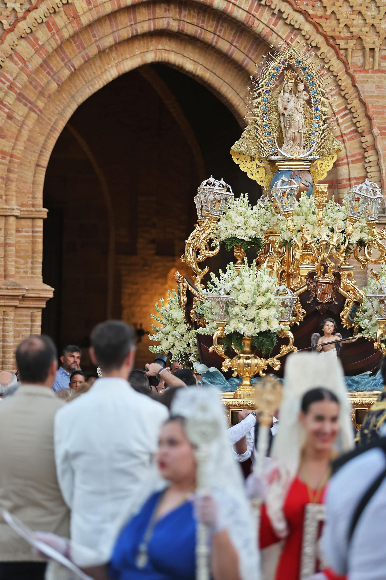 Imágenes de la procesión de Nuestra Señora de los Milagros en Palos de la Frontera Imágenes de la procesión de Nuestra Señora de los Milagros en Palos de la Frontera