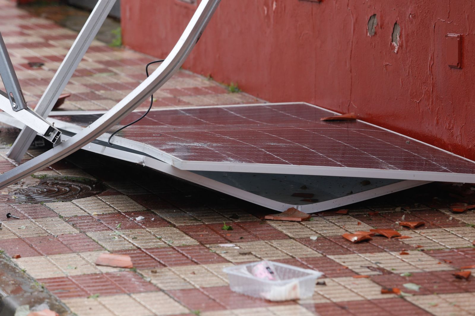 Fotos del temporal de lluvia y viento por la borrasca Kristin en el Campo de Gibraltar