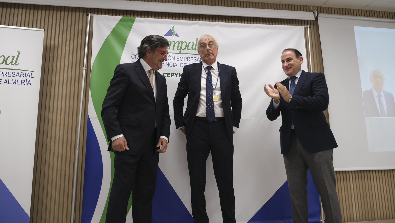 Medalla de Oro al ex Presidente de Asempal, Pepe Cano, en imágenes