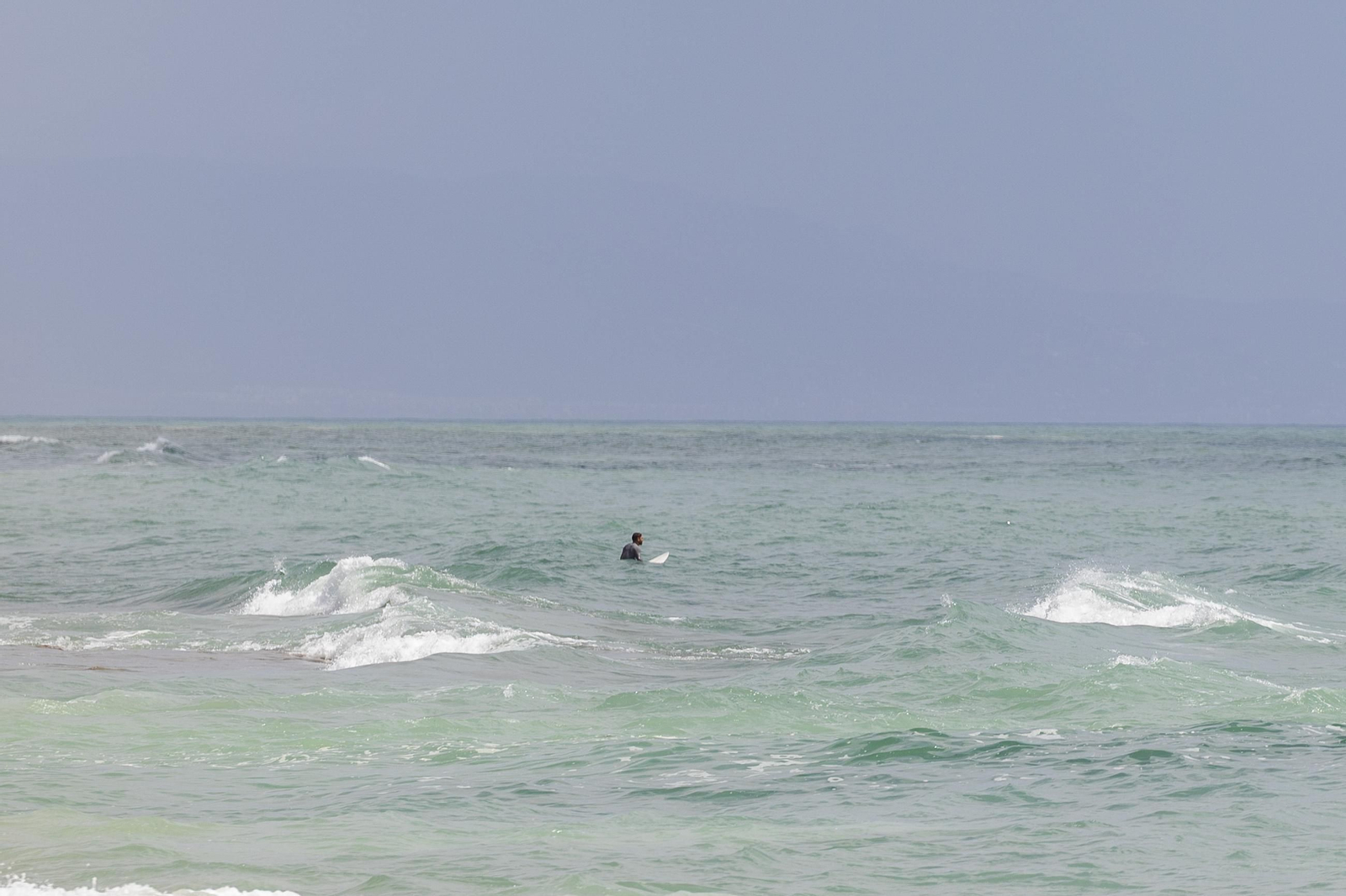 Las imágenes de la playa de los Caños tras el fuerte oleaje