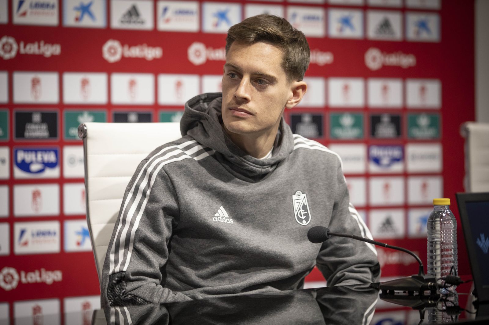 Las mejores imágenes de la presentación de Pol Lozano