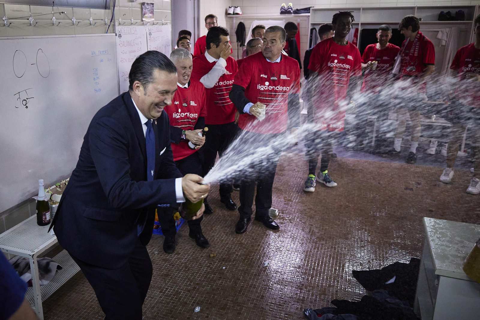 Óscar Fernández-Arenas ya puede celebrar el ascenso de su equipo a ACB.