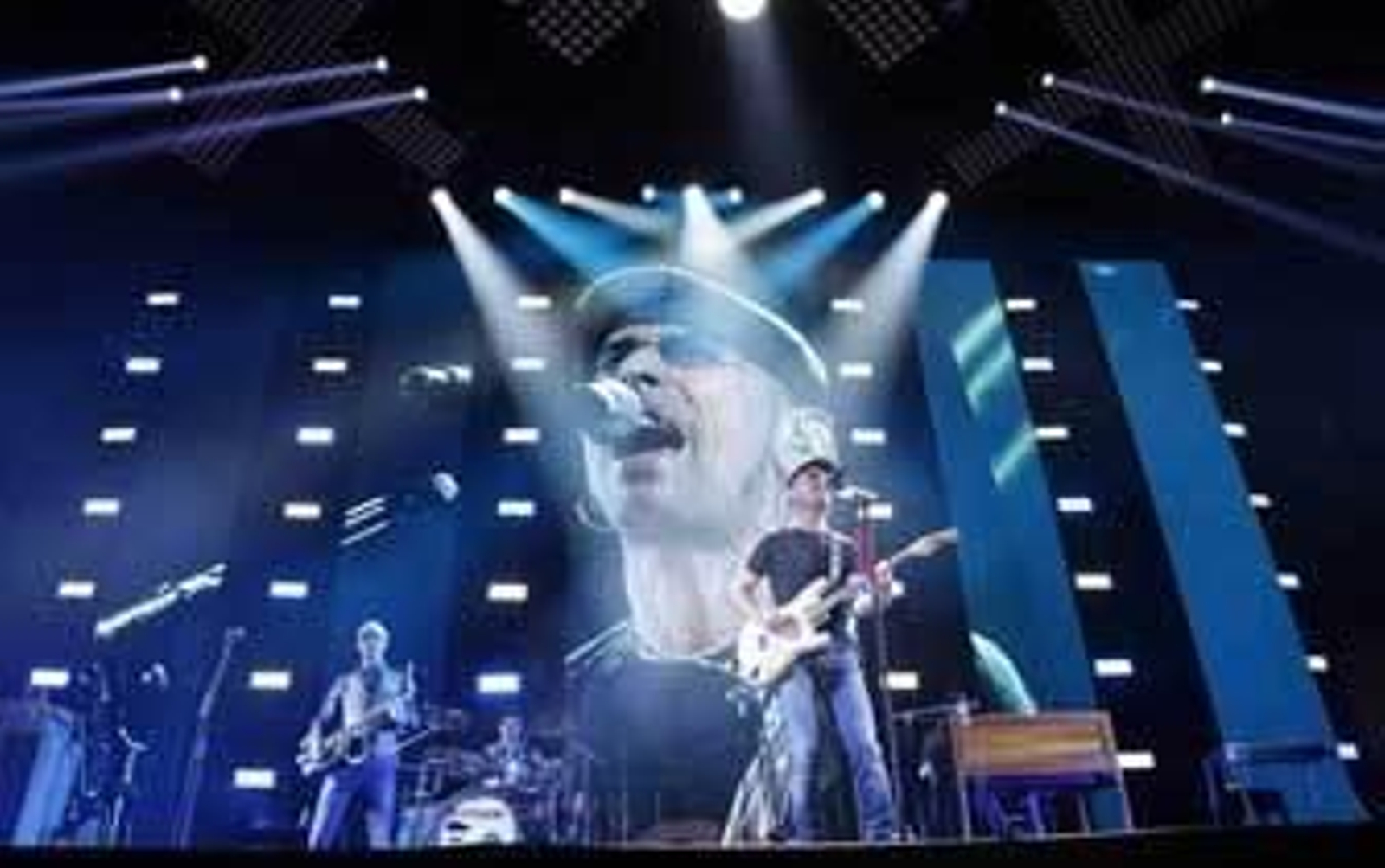 Fito no consigue huir del público jerezano