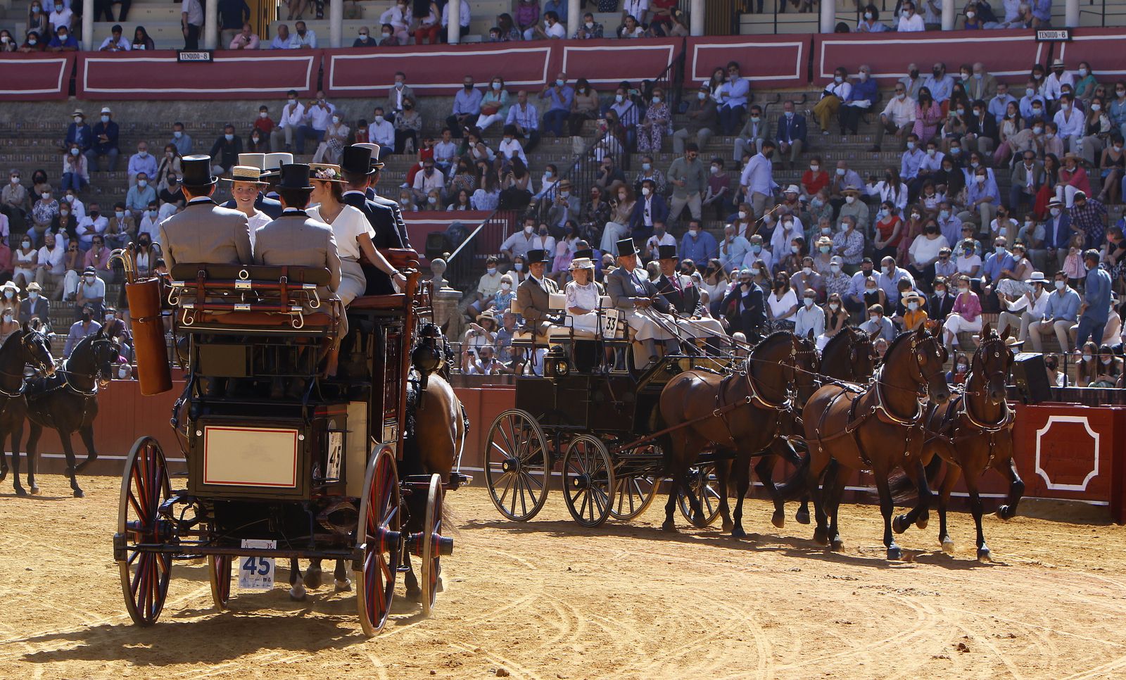 Exhibición de Enganches