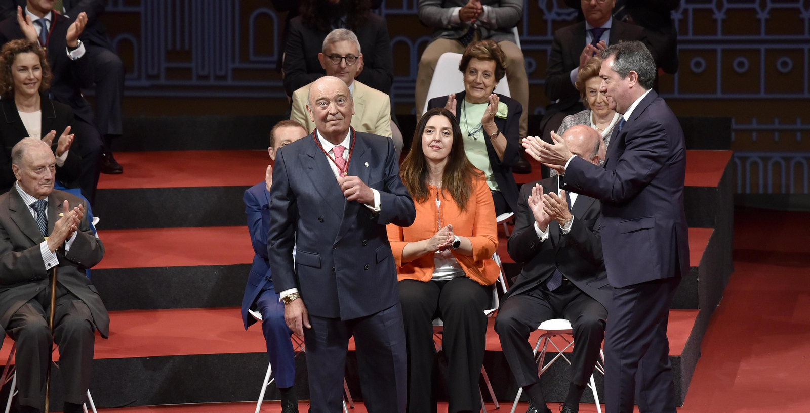 Las imágenes de la entrega de las Medallas de la Ciudad de Sevilla