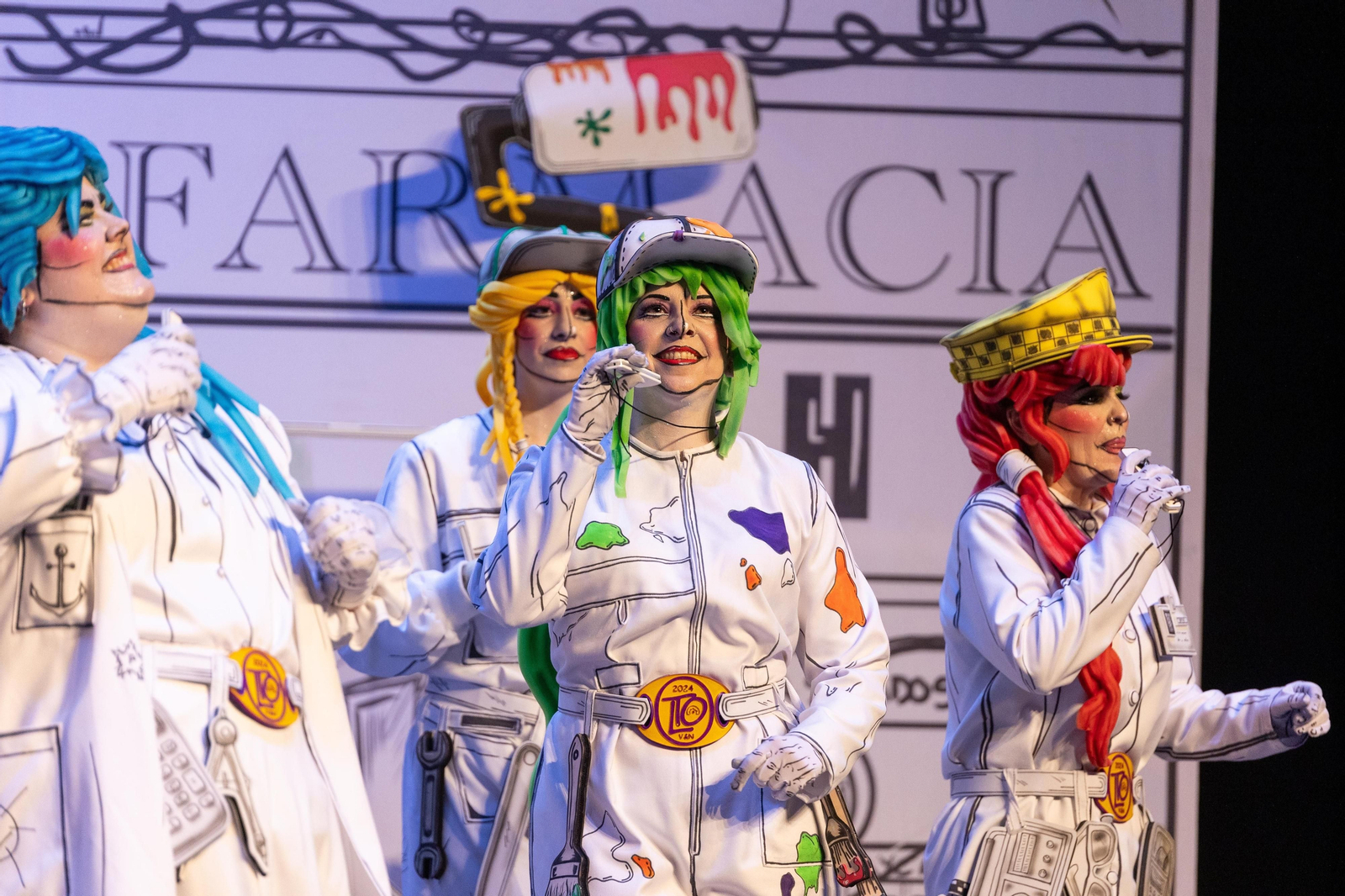 Imágenes de la actuación de la comparsa de Huelva "La Tinta Obrera" en el Carnaval Colombino