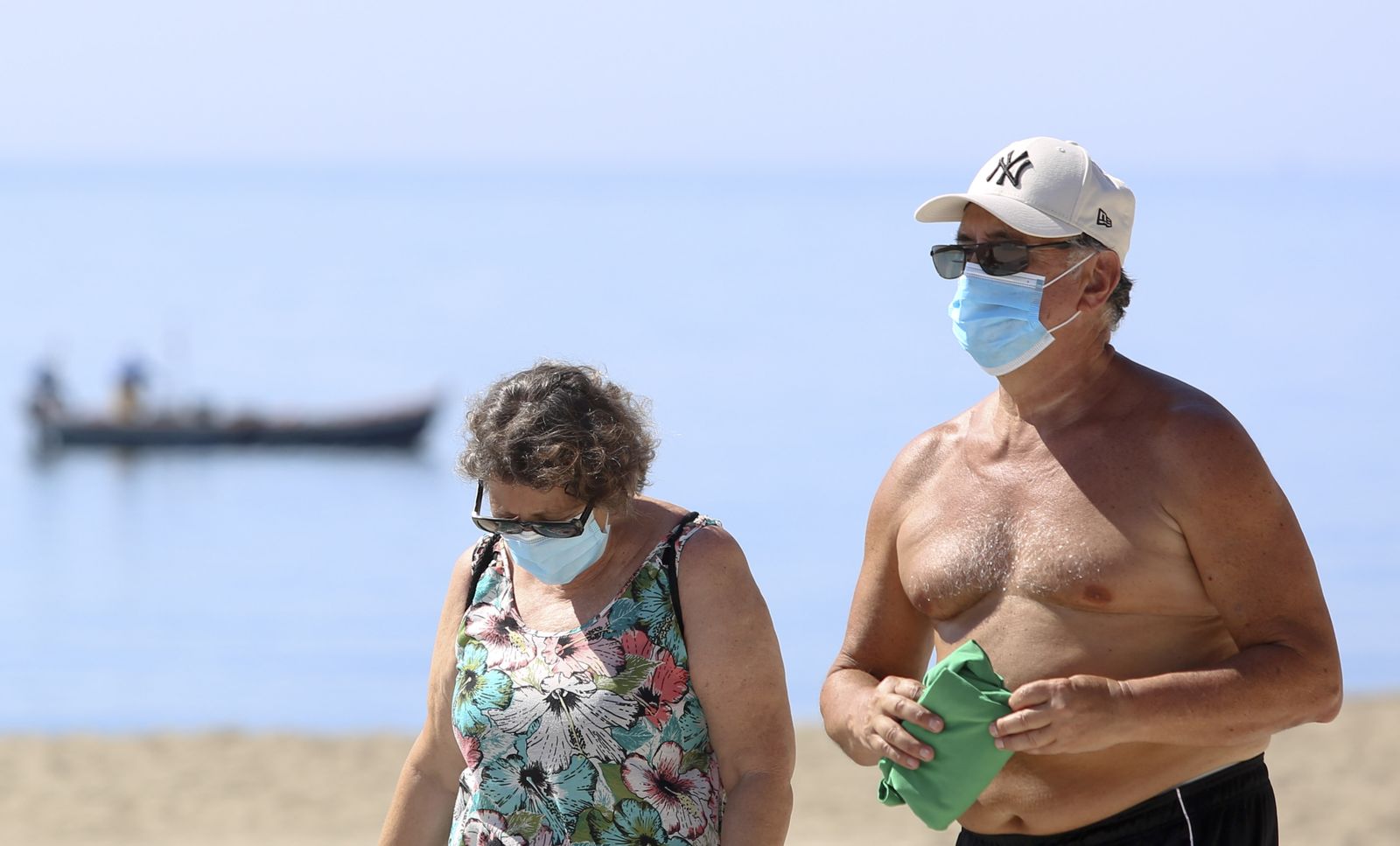La playa de Huelin, en Málaga capital, en el cuarto día de la fase 1