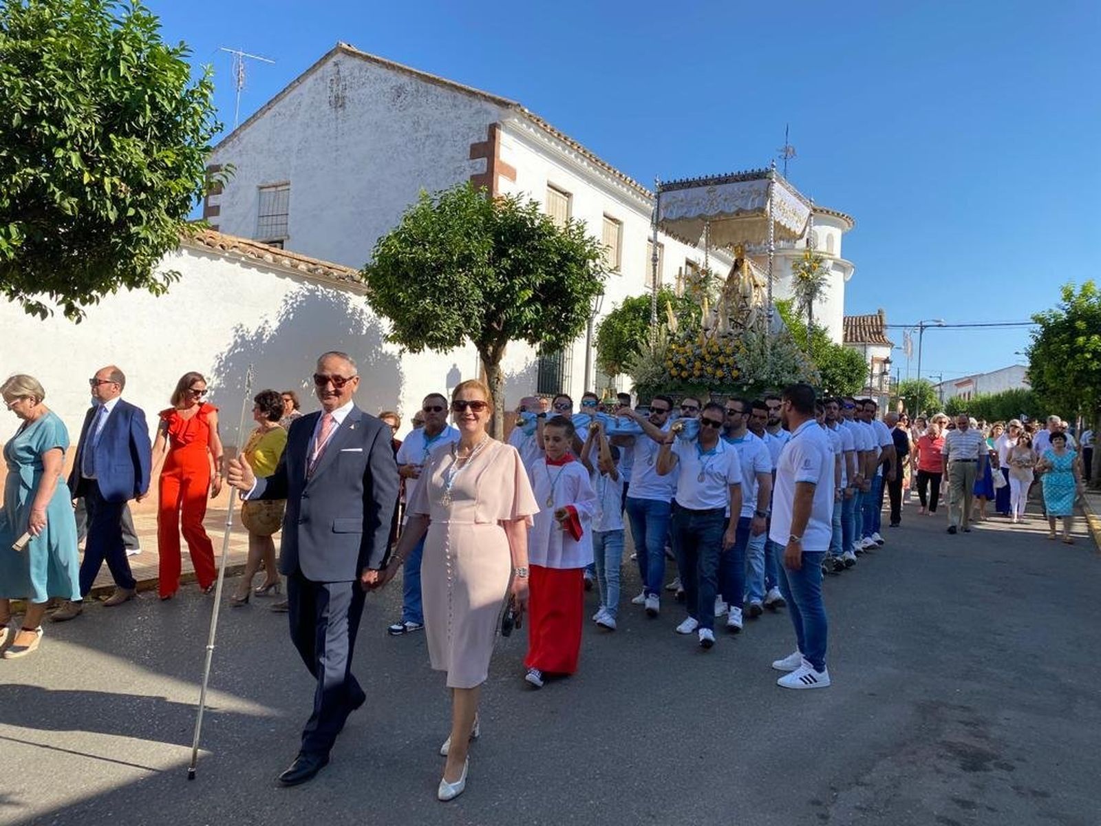 Las fotografías de la procesión de la Virgen del Sol por las calles de Adamuz