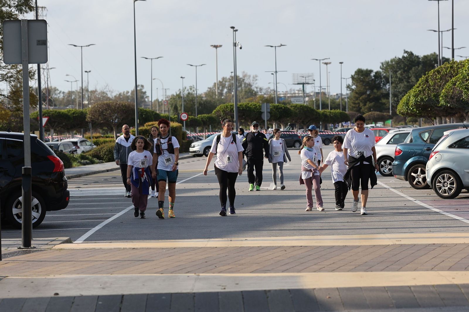 La Carrera Solidaria por el Día de la Mujer McArthurGlen, en fotos