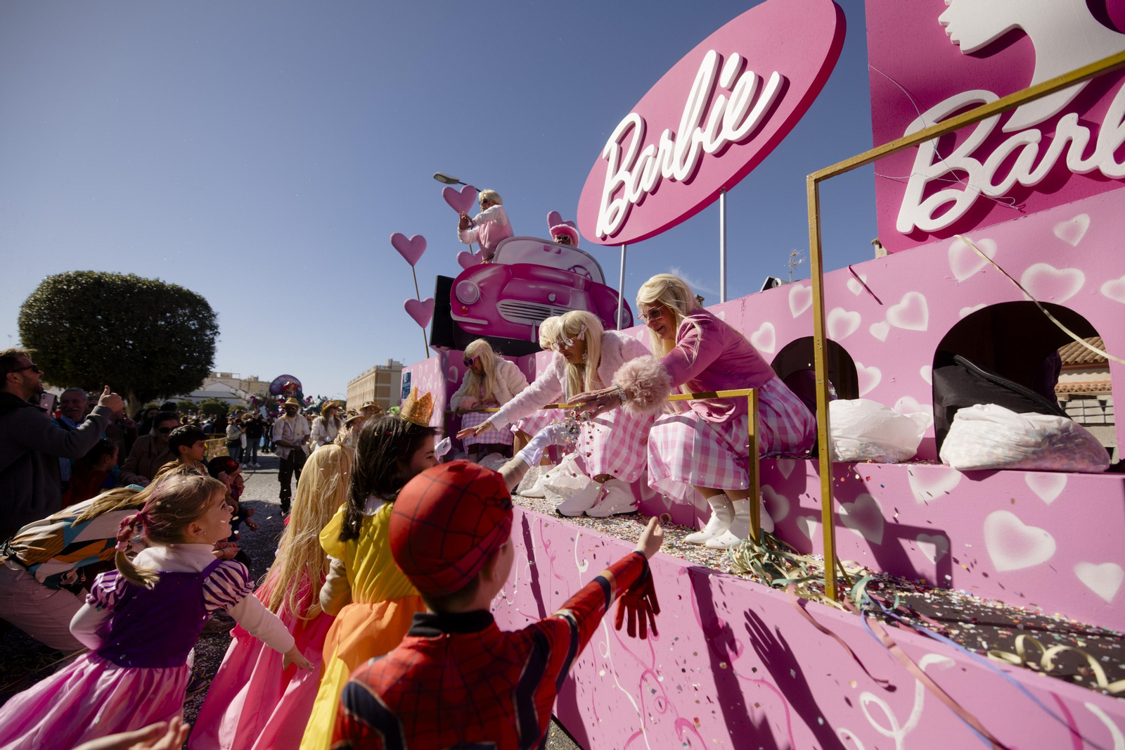 Búscate en las imágenes de la cabalgata de carnaval de San Fernando
