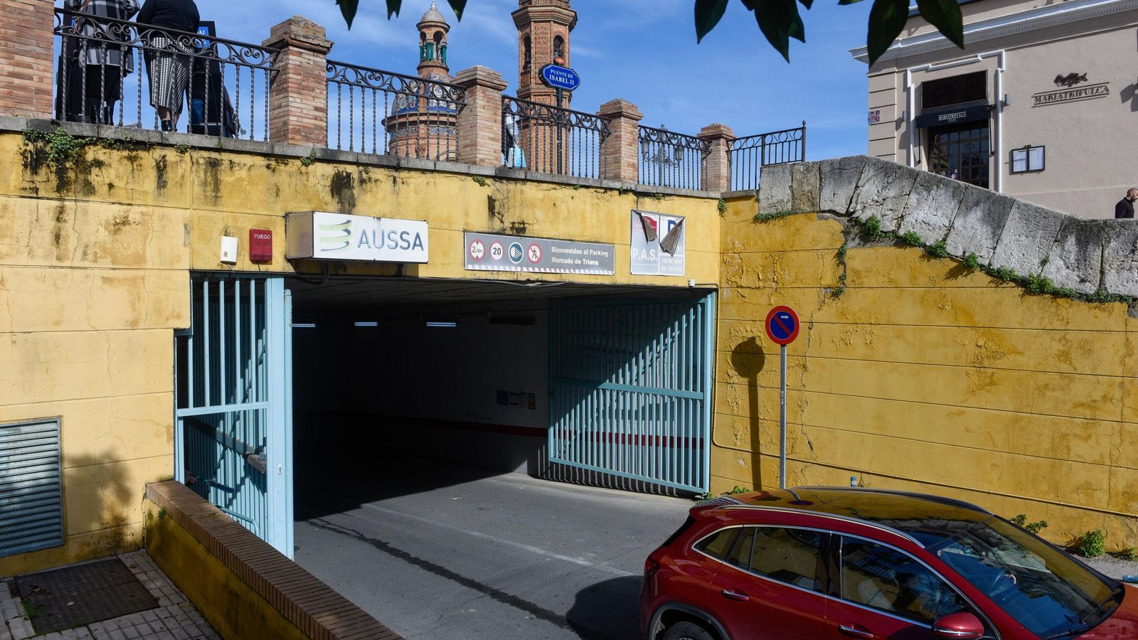 El aparcamiento del mercado de Triana.