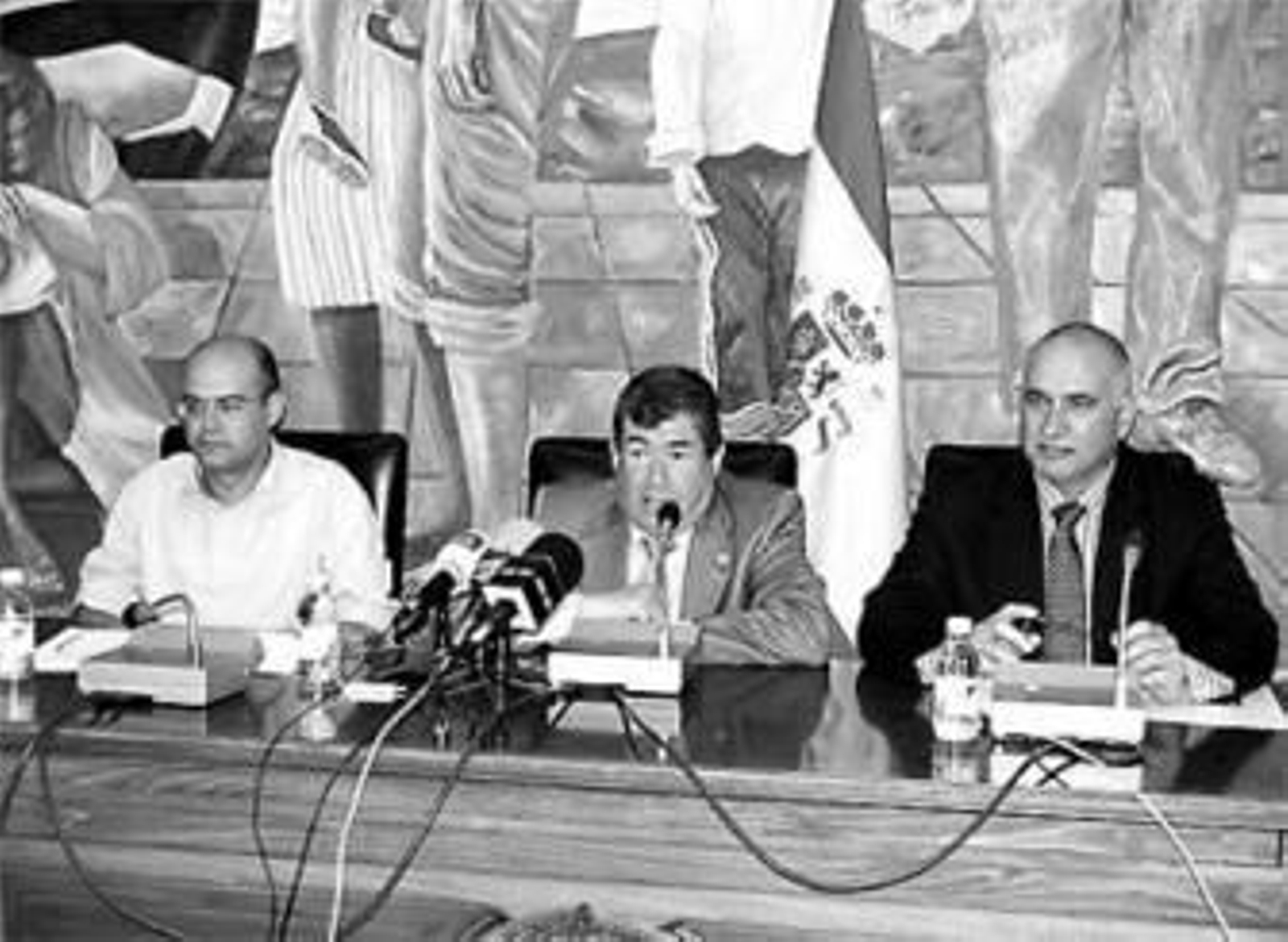 El alcalde de Rincón, José Miguel Fernández, ayer en rueda de prensa.