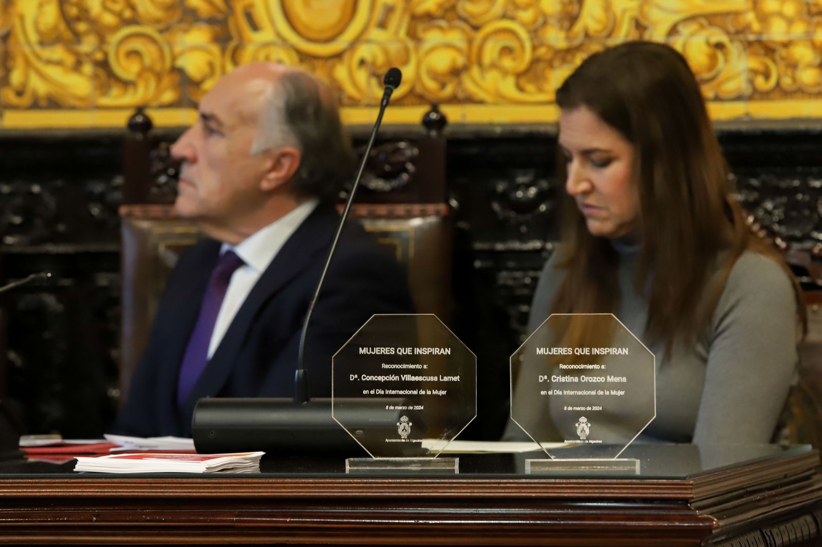 Imágenes del homenaje a Concepción Villaescusa y Cristina Orozco en Algeciras por el 8-M