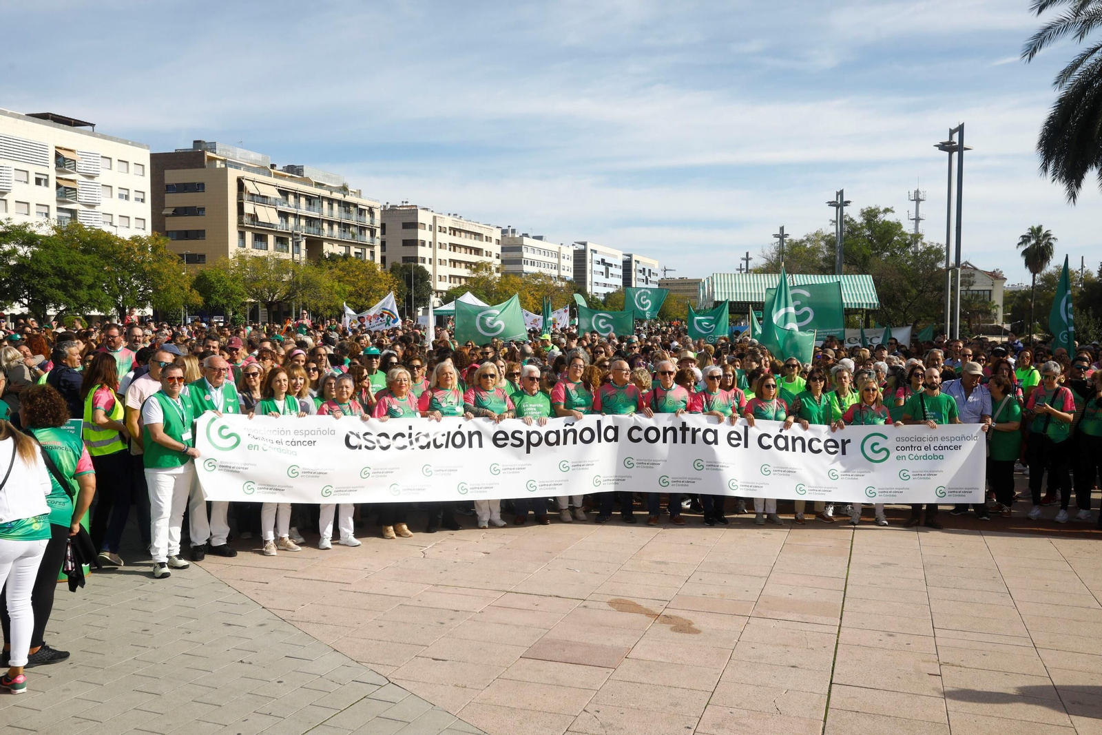 Las mejores imágenes de la Marcha contra el cáncer en Córdoba