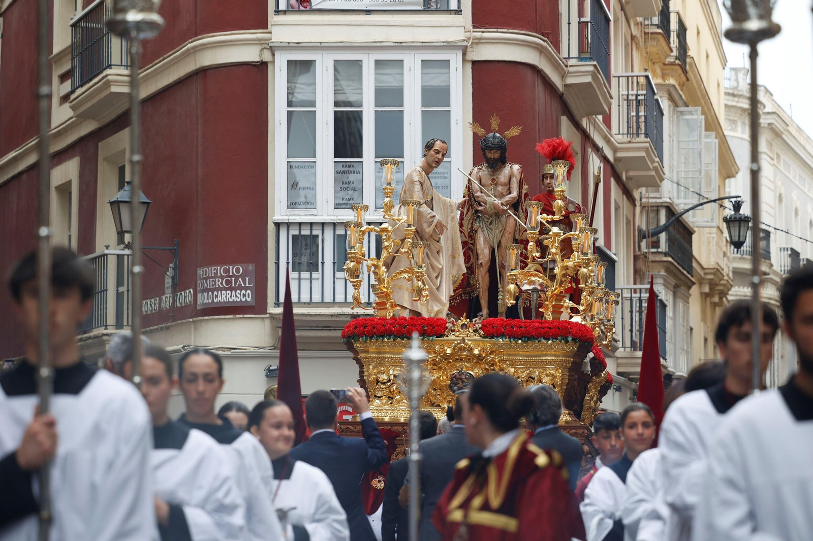 Las imágenes de la cofradía de Ecce Homo  en la Semana Santa  de Cádiz 2023