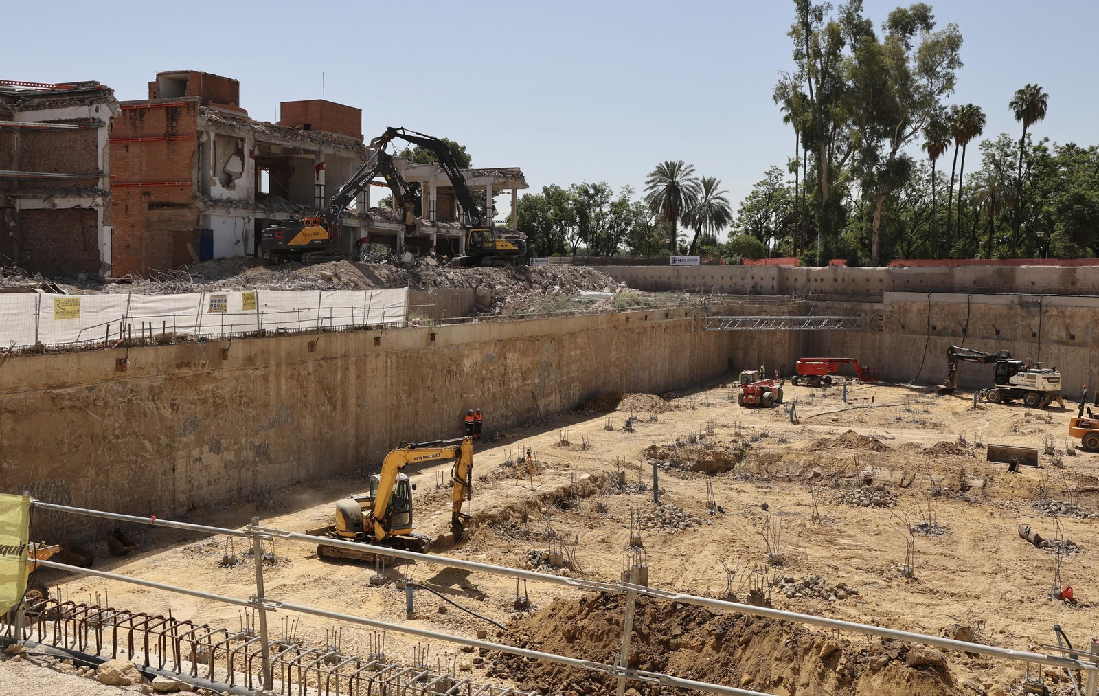 Las obras en la antigua fábrica de tabacos de Altadis, en imágenes