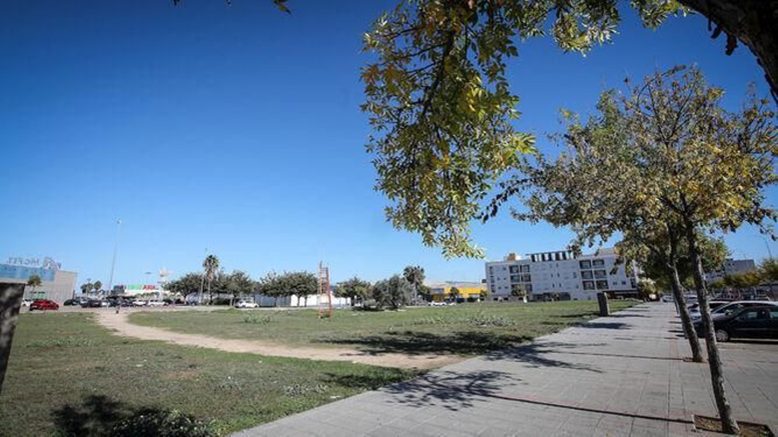 Una imagen de la parcela próxima a La Granja donde irán las viviendas.