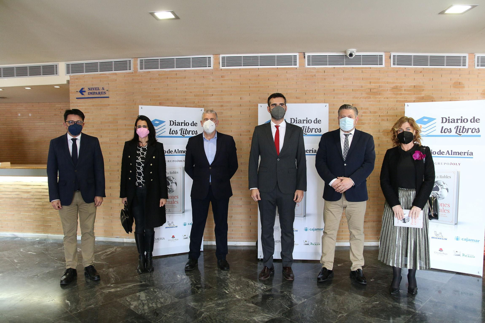 Fotogalería Diario de los Libros, con Marta Robles y su obra 'Pasiones carnales'