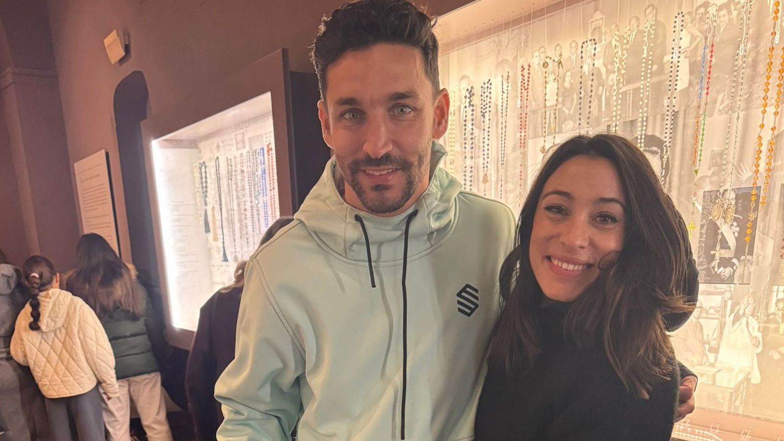 Visita de Jesús Navas y Alejandra Moral al Museo del Rosario de Aroche.