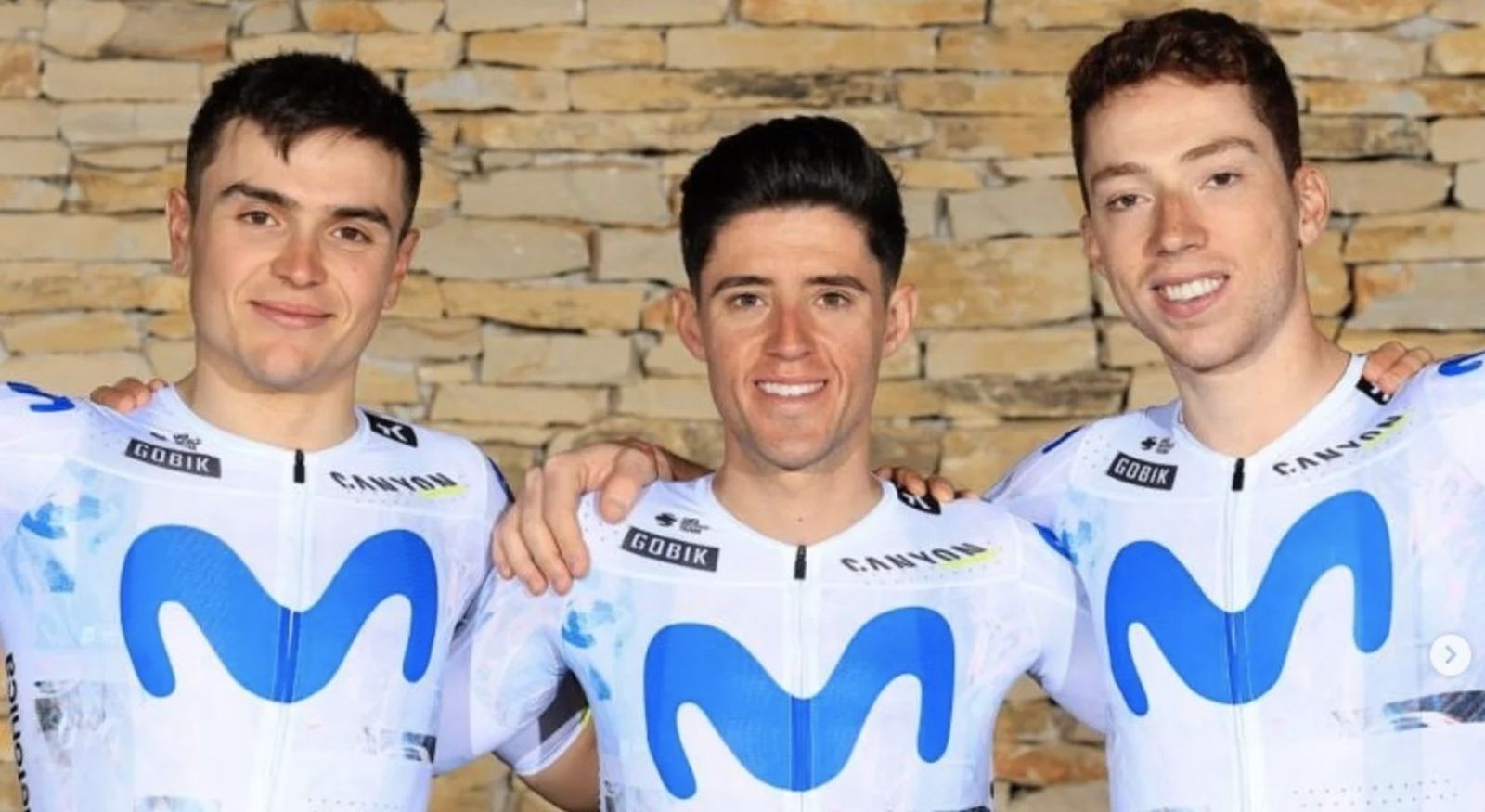 Juanpe López, en el centro, junto a sus compañeros de equipo Raúl García Pierna y Roger Adriá.