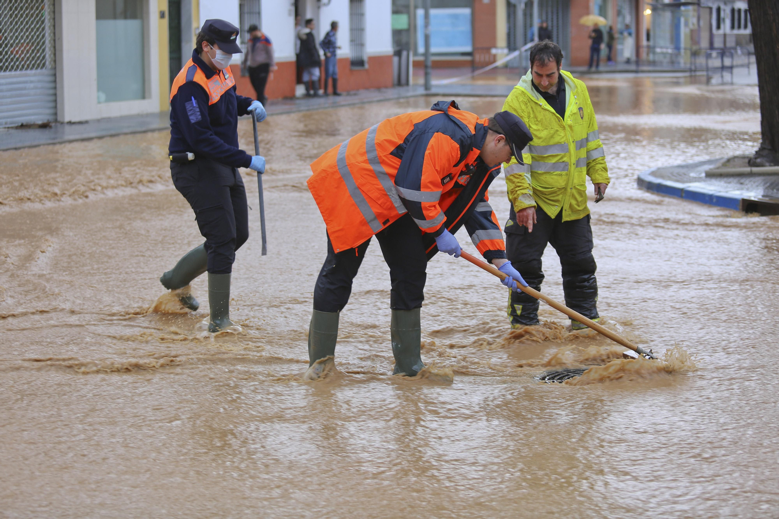 Campanillas anegada tras las lluvias, en fotos