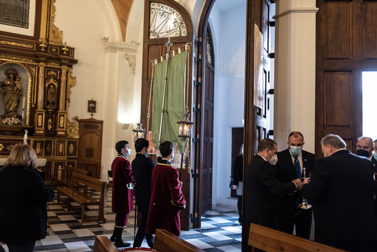 Imágenes de la Inmaculada Concepción procesionando por las calles de Huelva