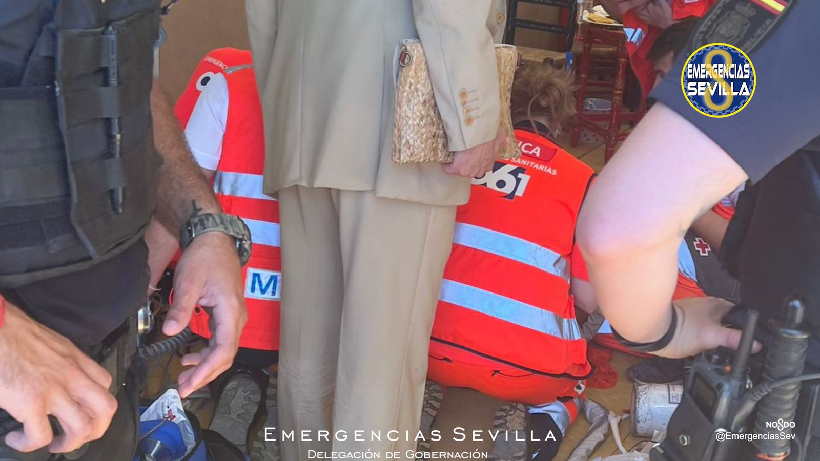 Sanitarios del servicio del 061 durante una de las intervenciones.