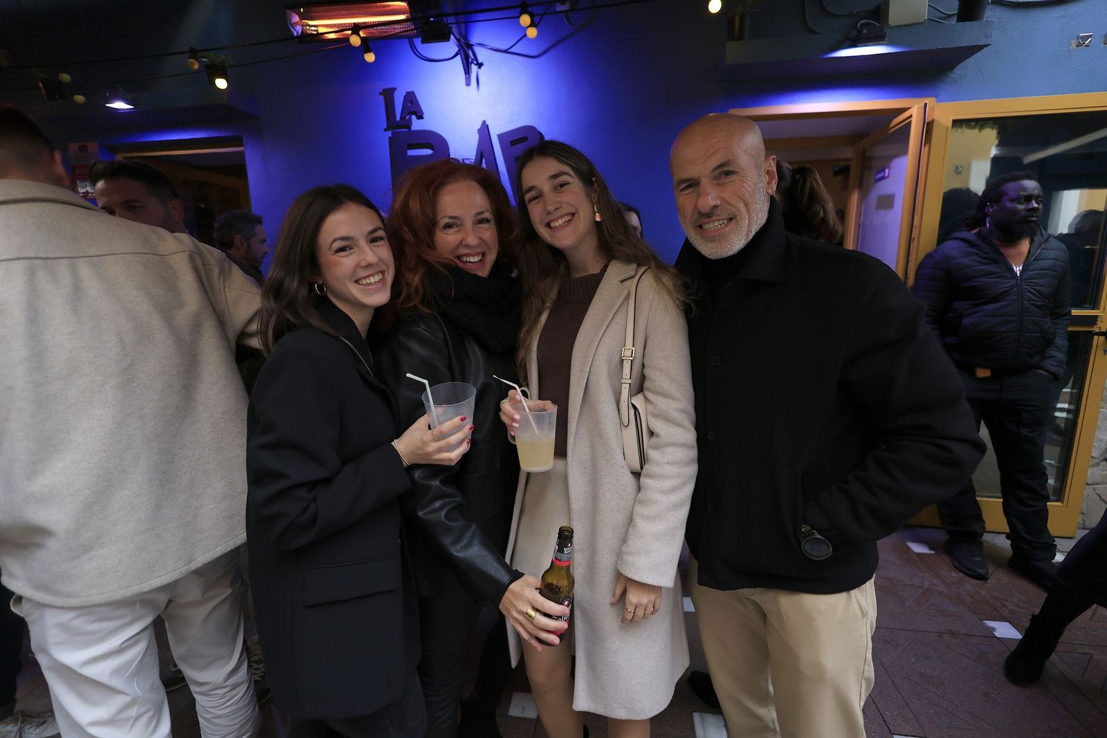 Búscate en las fotos del ambiente en el centro de La Línea antes de la Nochevieja