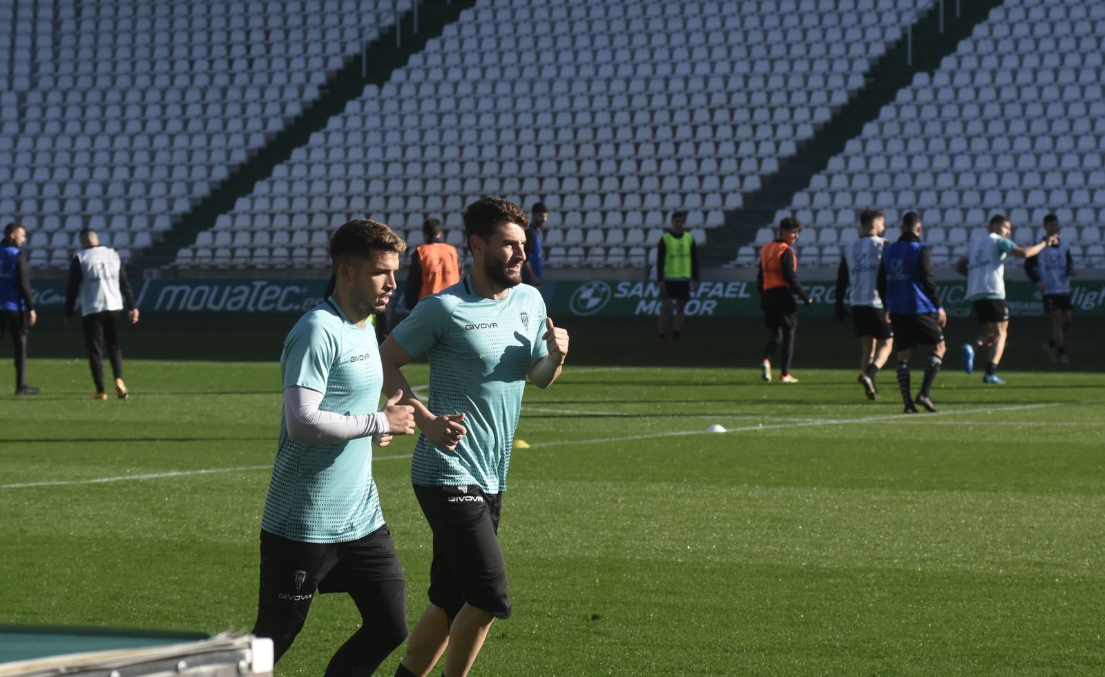 El regreso al trabajo del Córdoba CF tras el parón navideño, en imágenes
