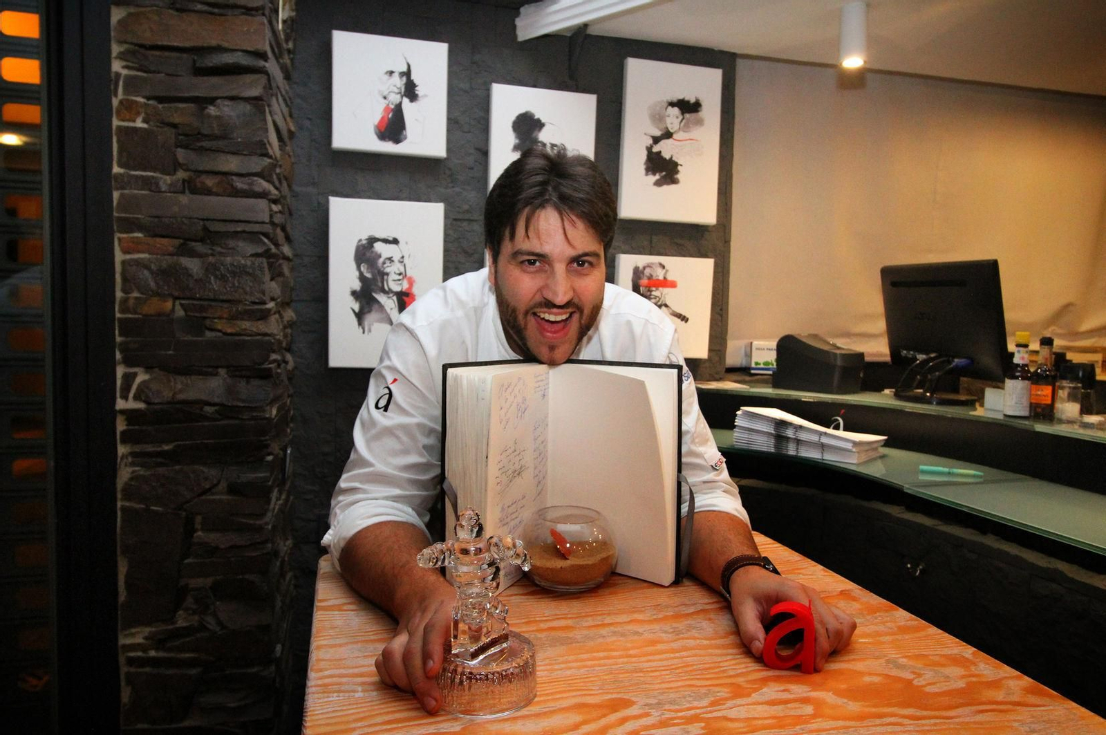 El chef onubense, Xanty Elías, en el momento en el que renovó su estrella Michelín.