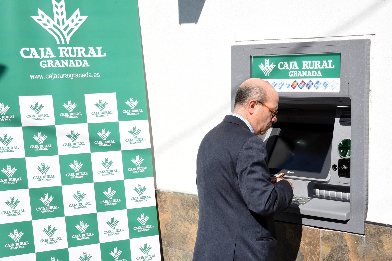 Uno de los cajeros de Caja Rural Granada