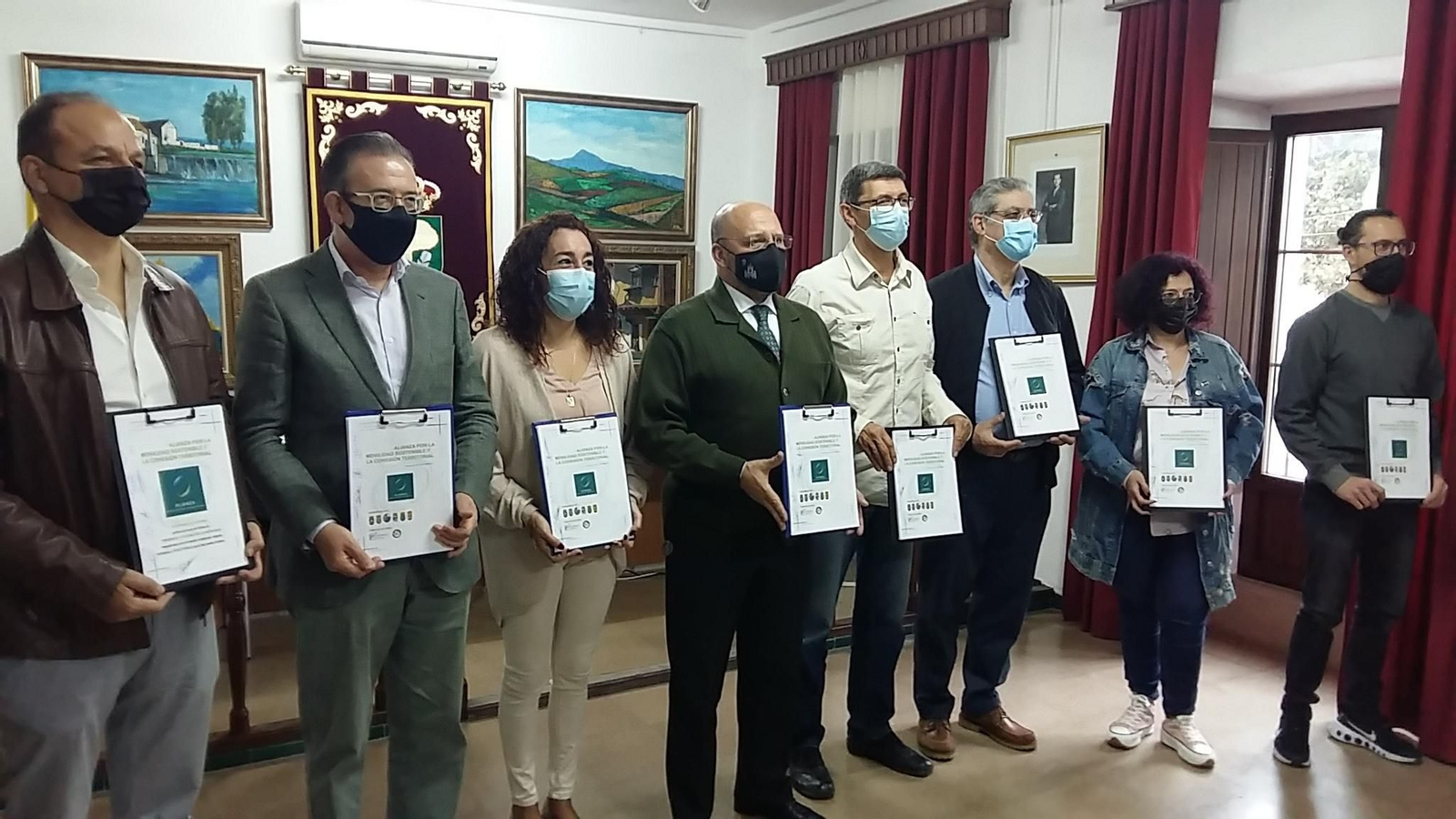 Firma de la alianza por la movilidad sostenible.