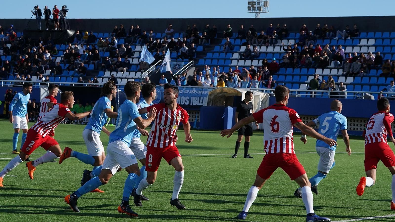 El Almería B pierde en Ibiza en el descuento (2-1).
