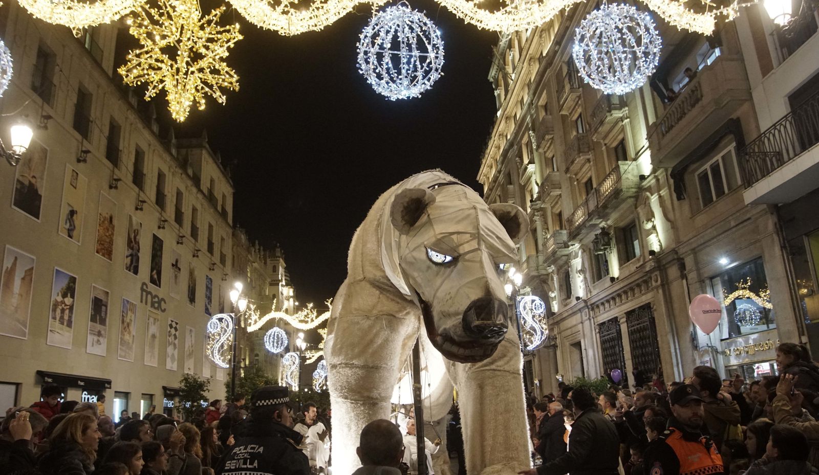 Los osos polares gigantes invaden Sevilla