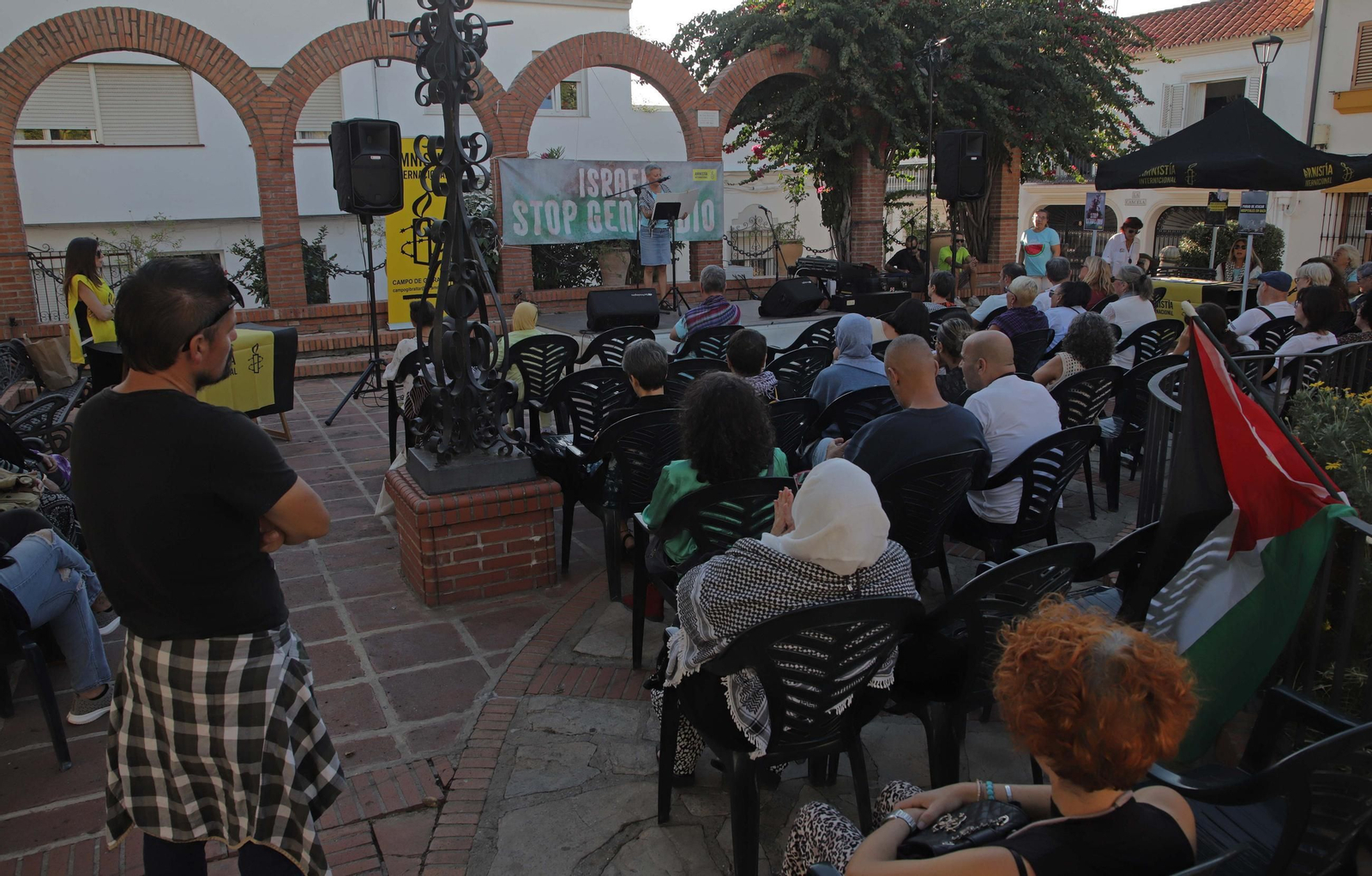 Fotos del acto en solidaridad con Gaza organizado por Amnistia Internacional en Algeciras