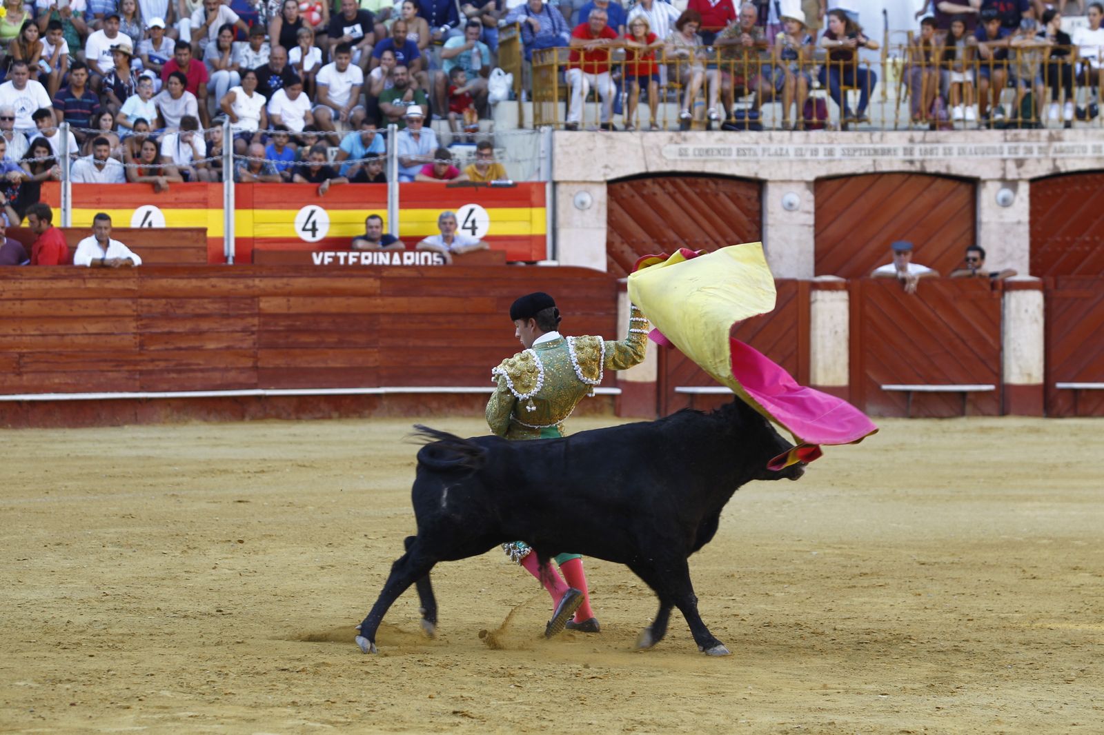 Imágenes de la novillada organizada por la Escuela Taurina de Almería